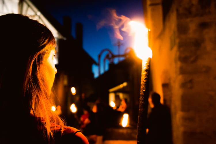 Visite de Mannetou-sur-Cher au flambeau ©Marie Morin - Perspectives de voyage