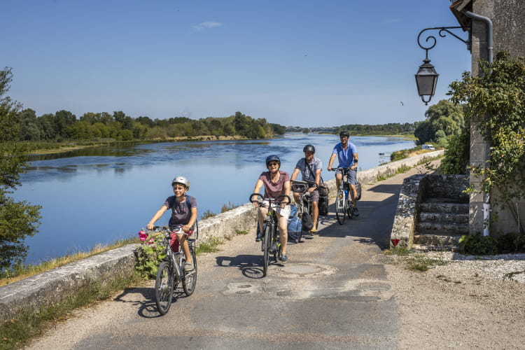 La Loire à vélo à Saint-Dyé-sur-Loire ©David Darrault - CRT Centre Val de Loire